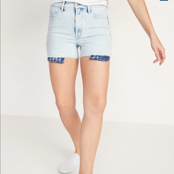 New OLD NAVY High-Waisted O.G. Exposed Pocket Cut-Off Jean Shorts 3” Inseam - Picture 2 of 6
